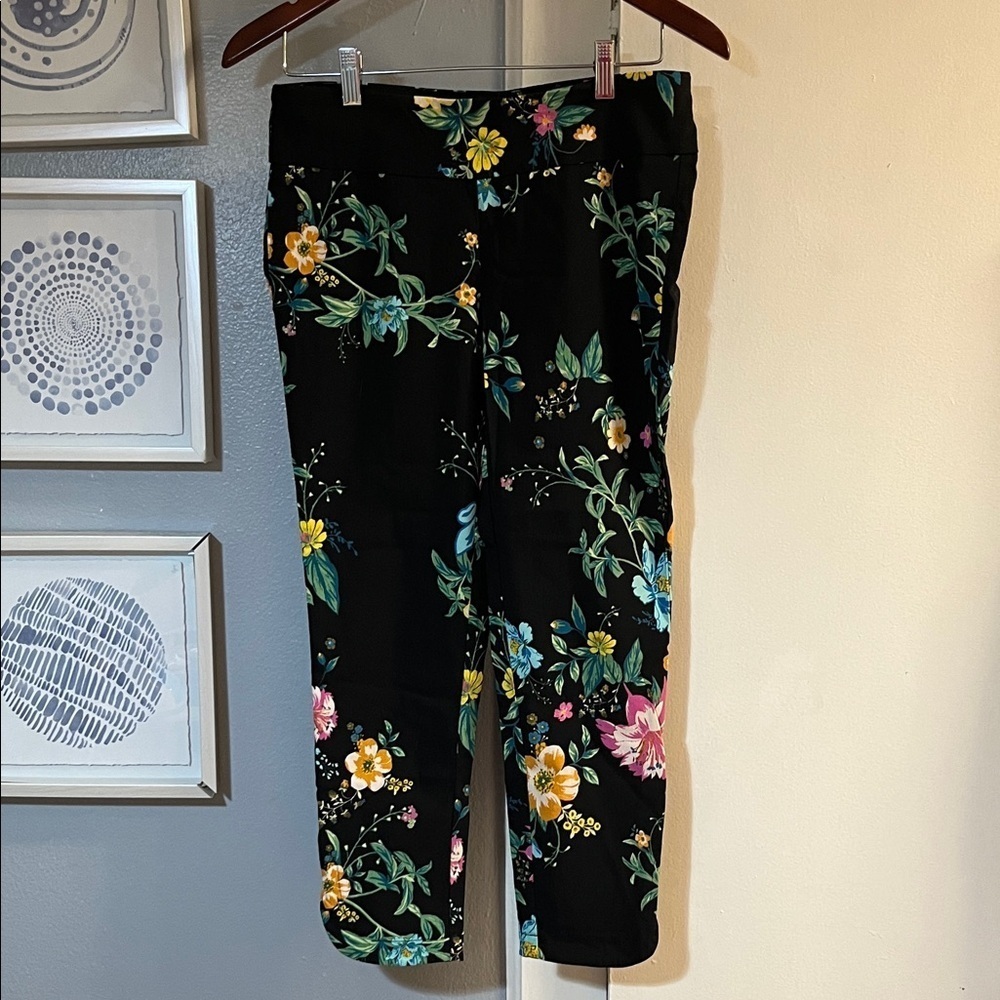 Zac & Rachel Women’s Petite Size 6P Black Floral Cropped Pants